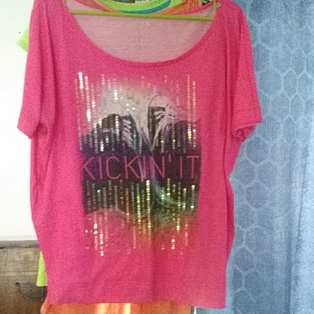 AEROPOSTALE shirt just kicking it on front!